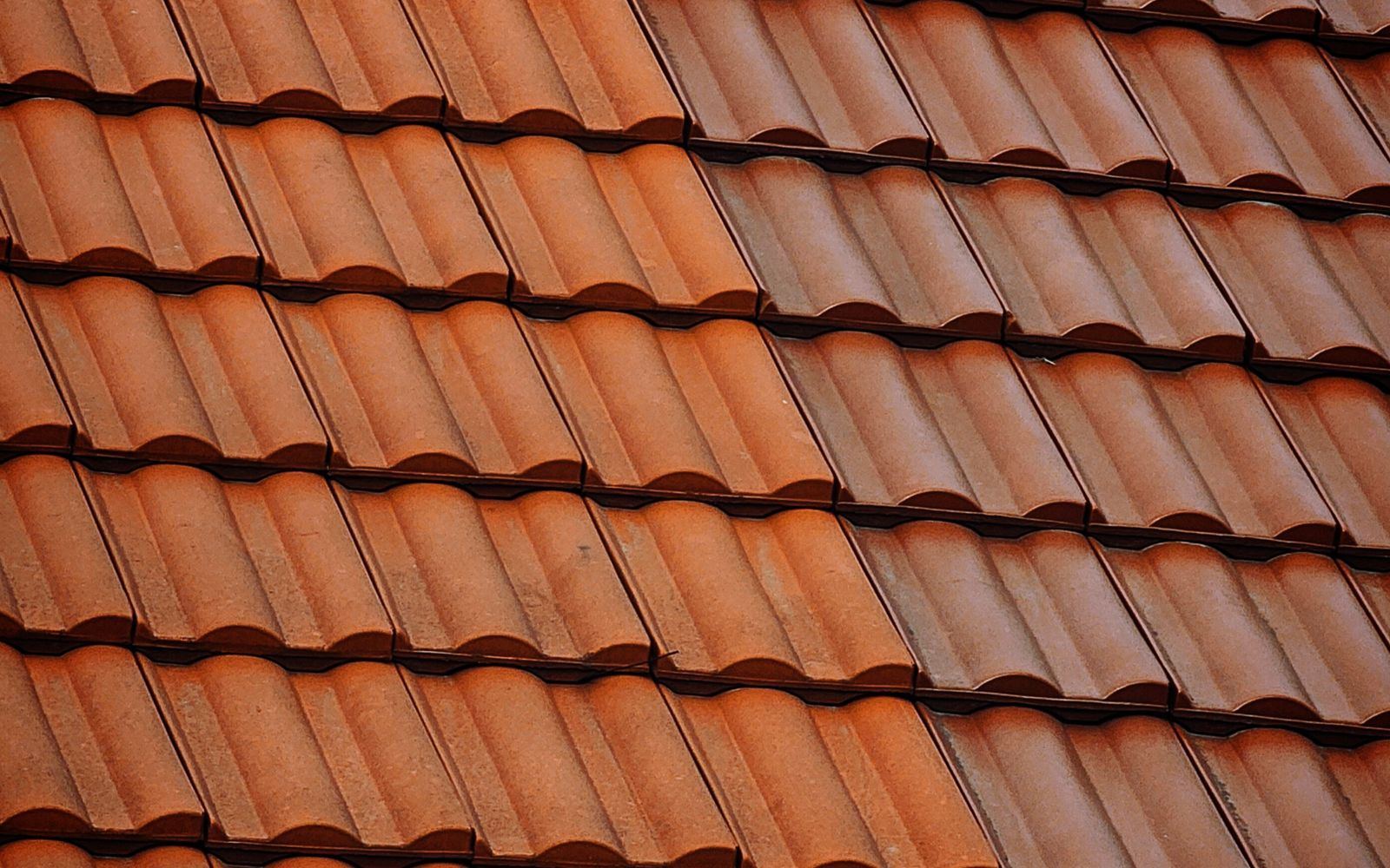 Détail d’une couverture posée par Fayard Emile